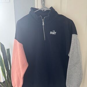 Nike Women’s Quarter 1/4 Zip Small